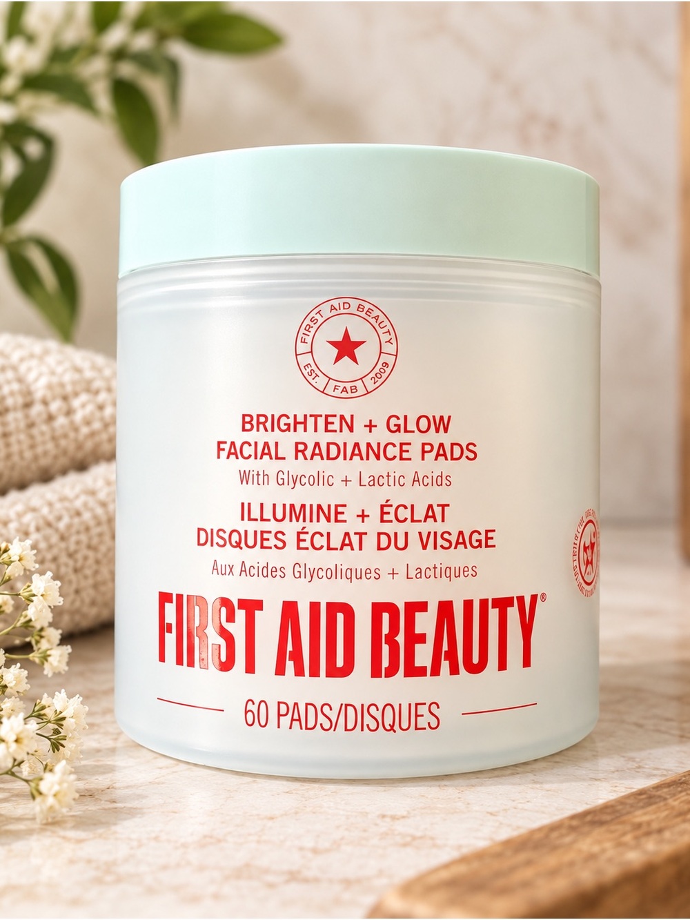 First Aid Beauty Brighten + Glow Facial Radiance Pads — Mint and White